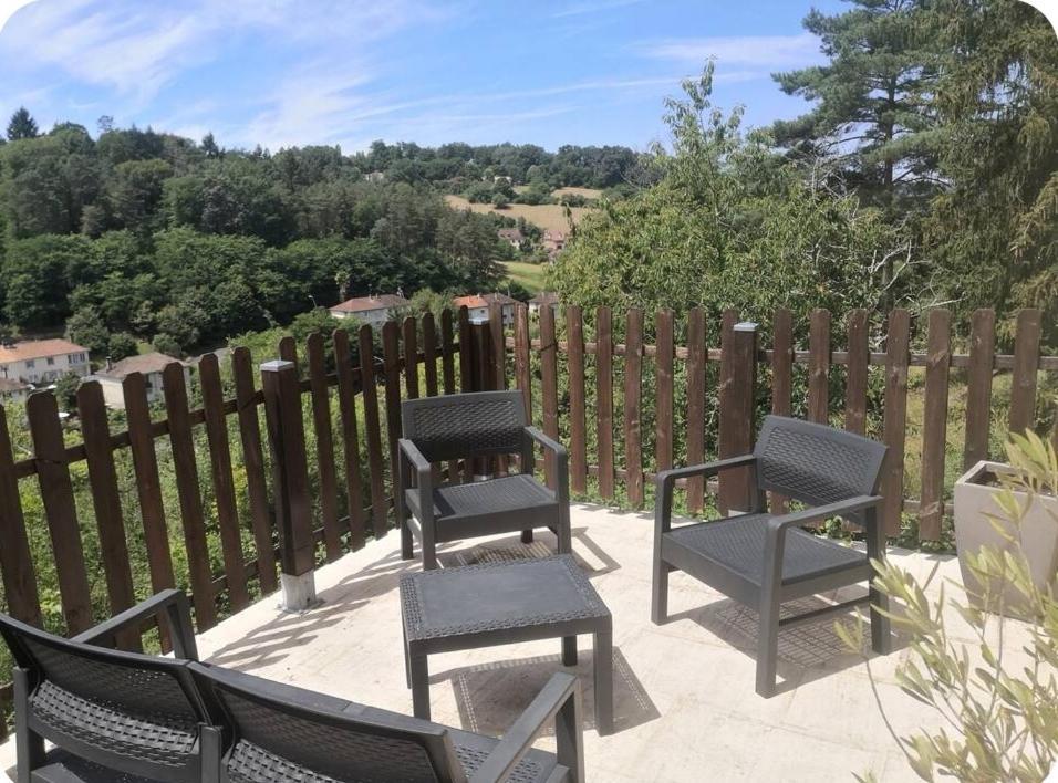 Chambre Meublee Avec Vue Panoramique A Perigueux Sanilhac  ภายนอก รูปภาพ